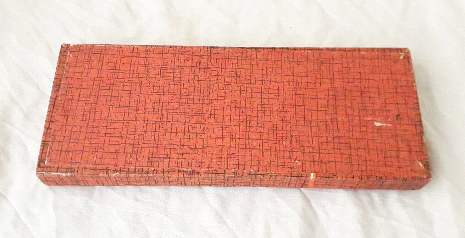 Crystal knife holder