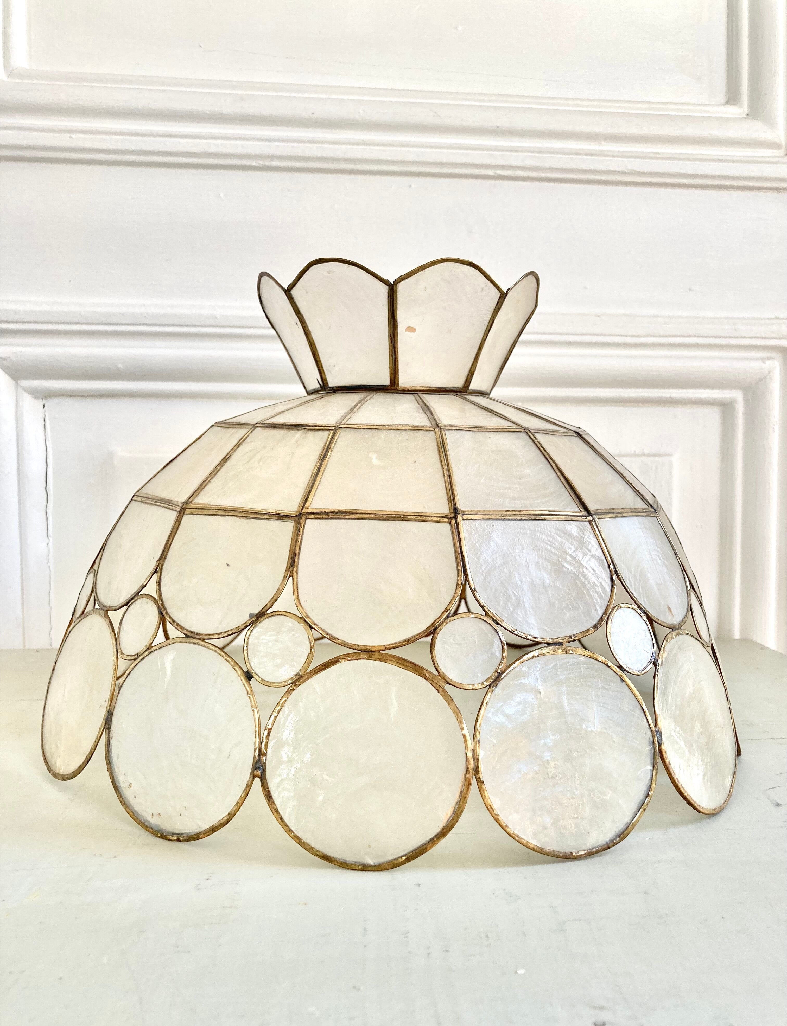 Suspension flower mother-of-pearl brass