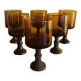 Verres avec pieds en bois