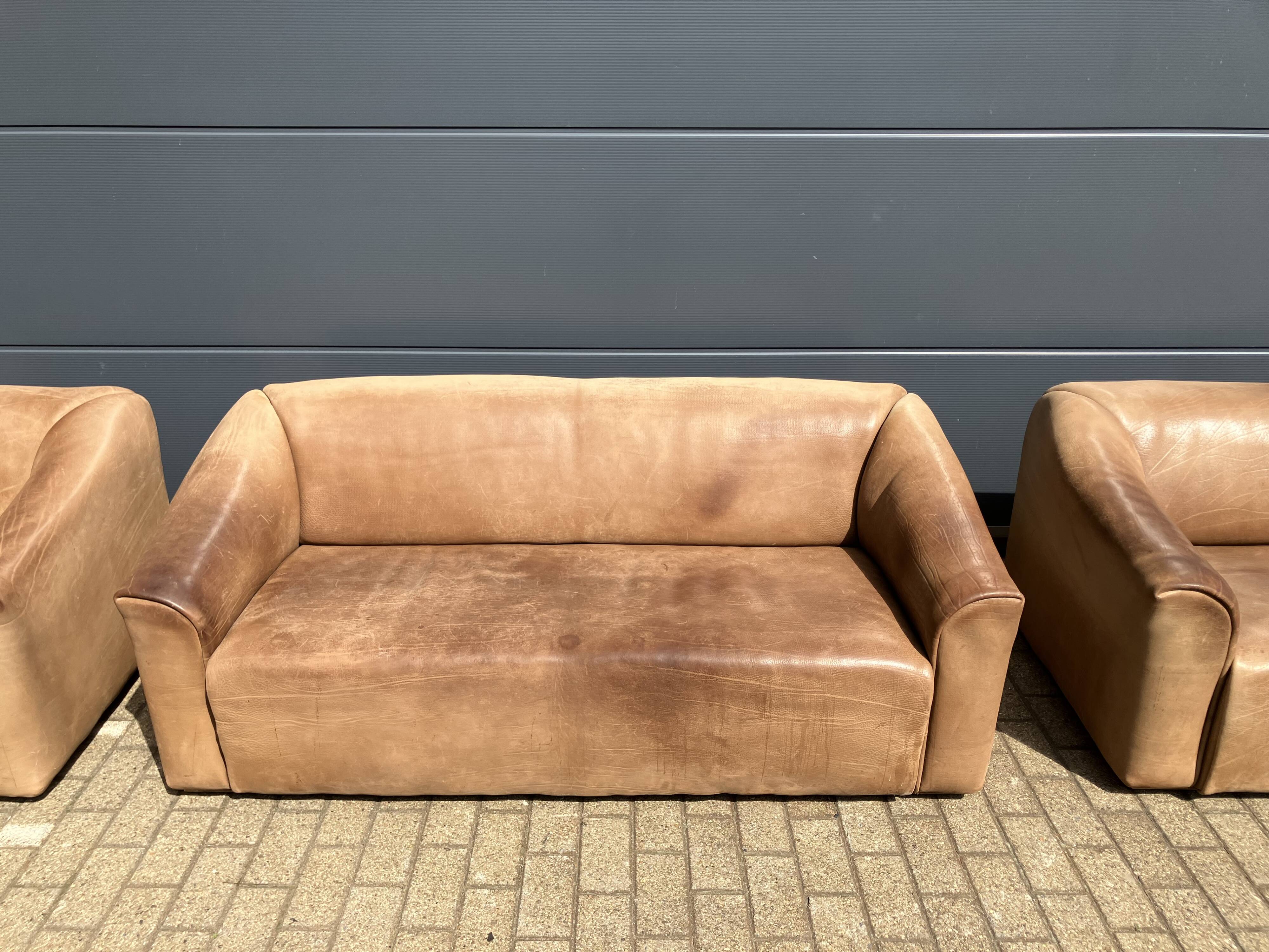 3-seater De Sede sofa in 5mm NECK Buffalo leather, Cognac color