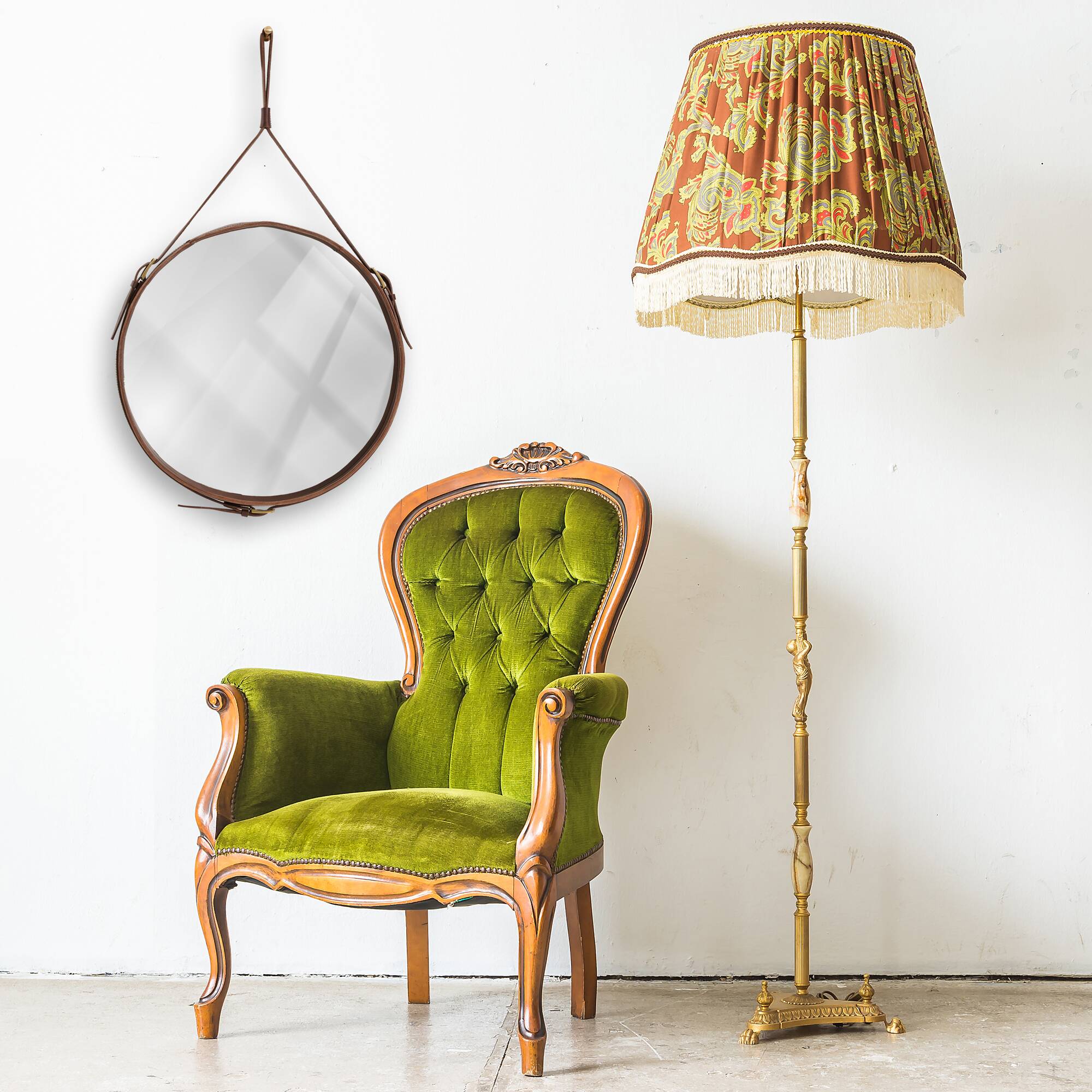 Handmade J. Adnet style mirror in brown vegetable-tanned leather, ø 45 cm