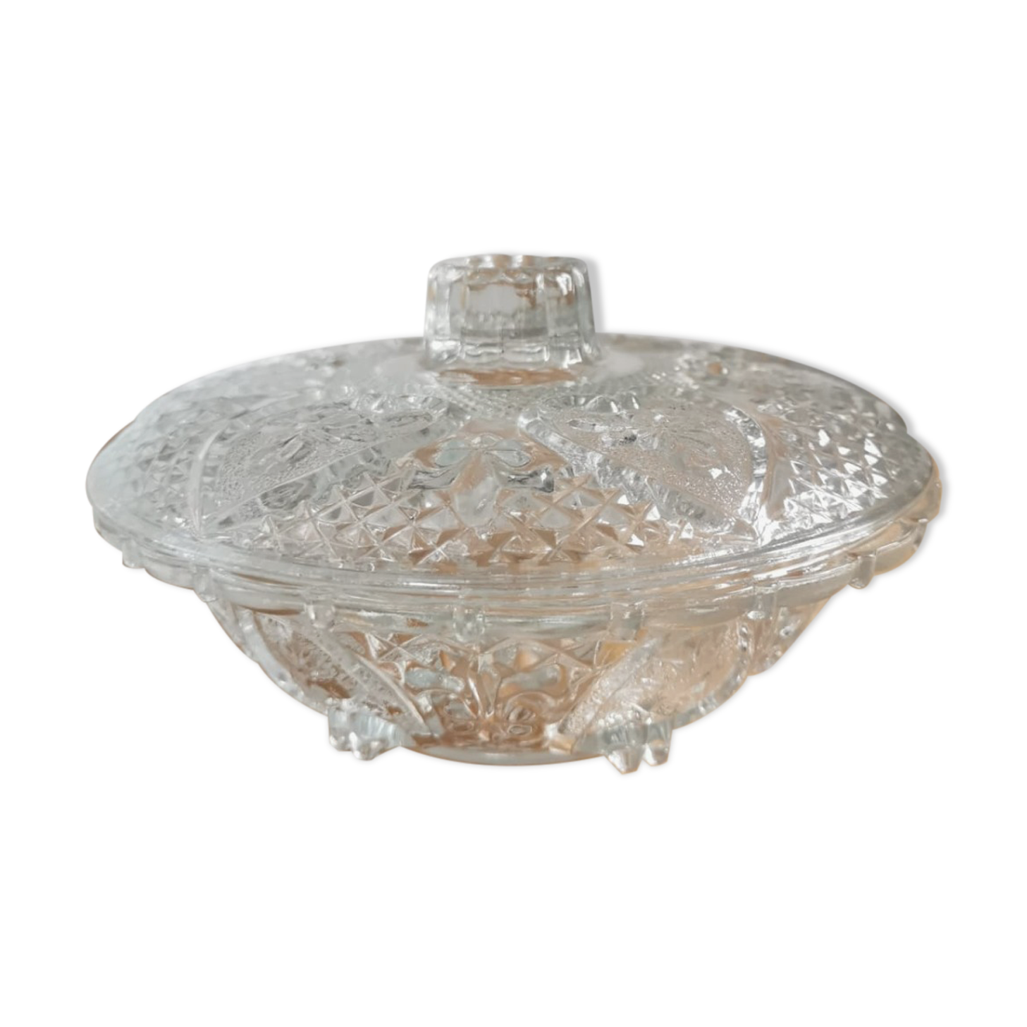 Chiseled glass candy box