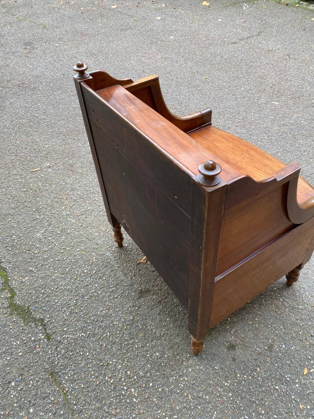 19th century Georgian bedside table in solid mahogany wood