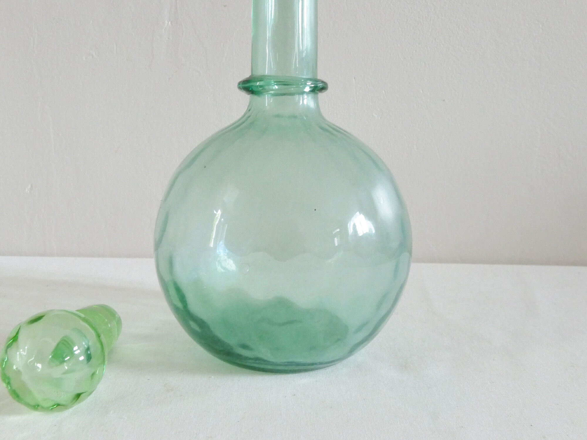 Carafe à liquoreux vintage en verre de couleur verte