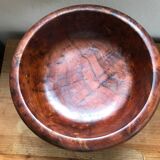 Turned wooden standing cut