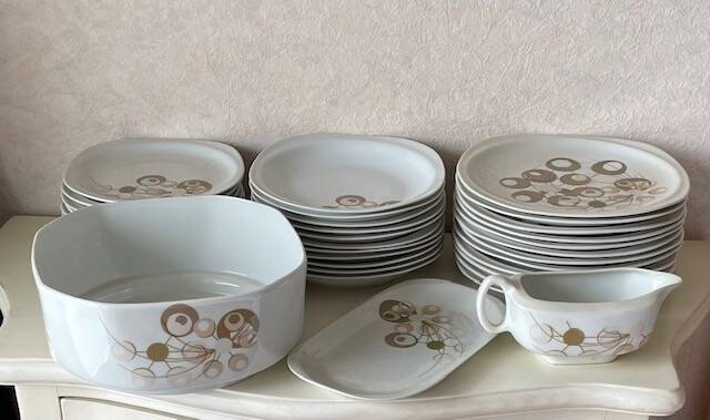 Berry high porcelain dinner service