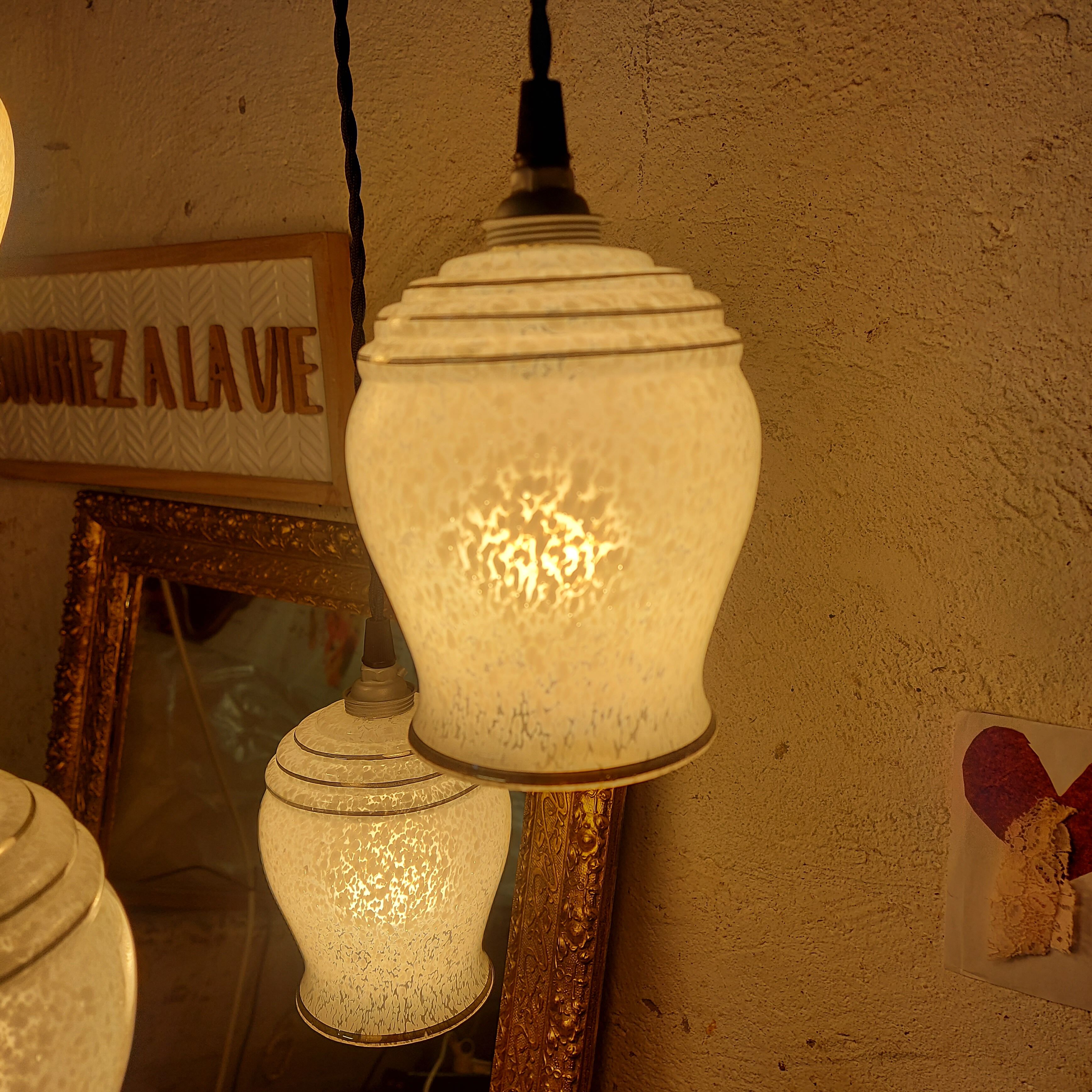 Waterfall suspension