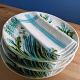 Trois assiettes à asperge à compartiments en barbotine Salins XXe 24cm
