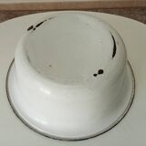 Old enameled basin