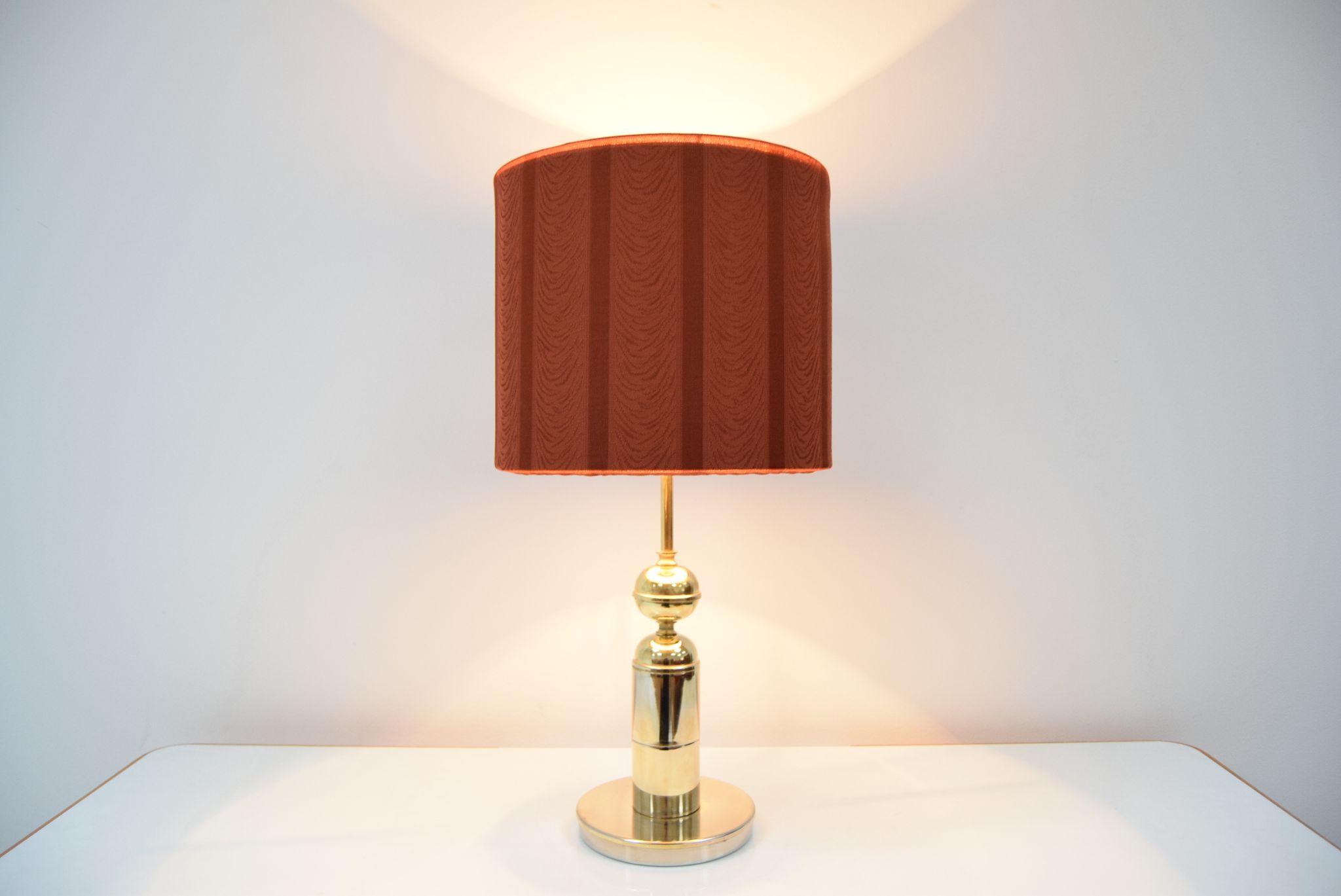 Lampe de table design du milieu du siècle par Kamenicky Senov, années 1960.