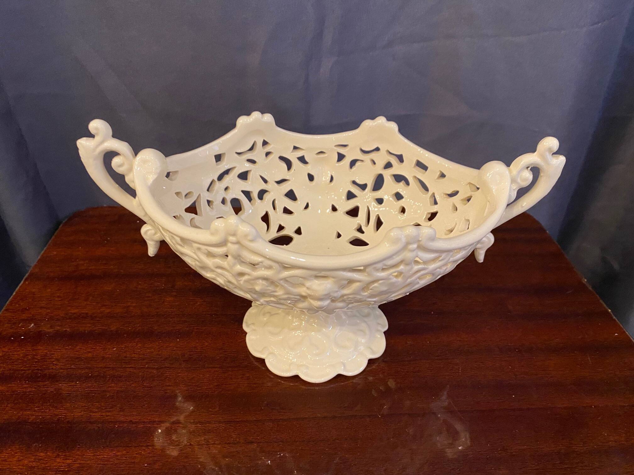 Ear cup in openwood earthenware italian style white lace model