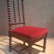 Chaise basse Napoléon III en velour rouge