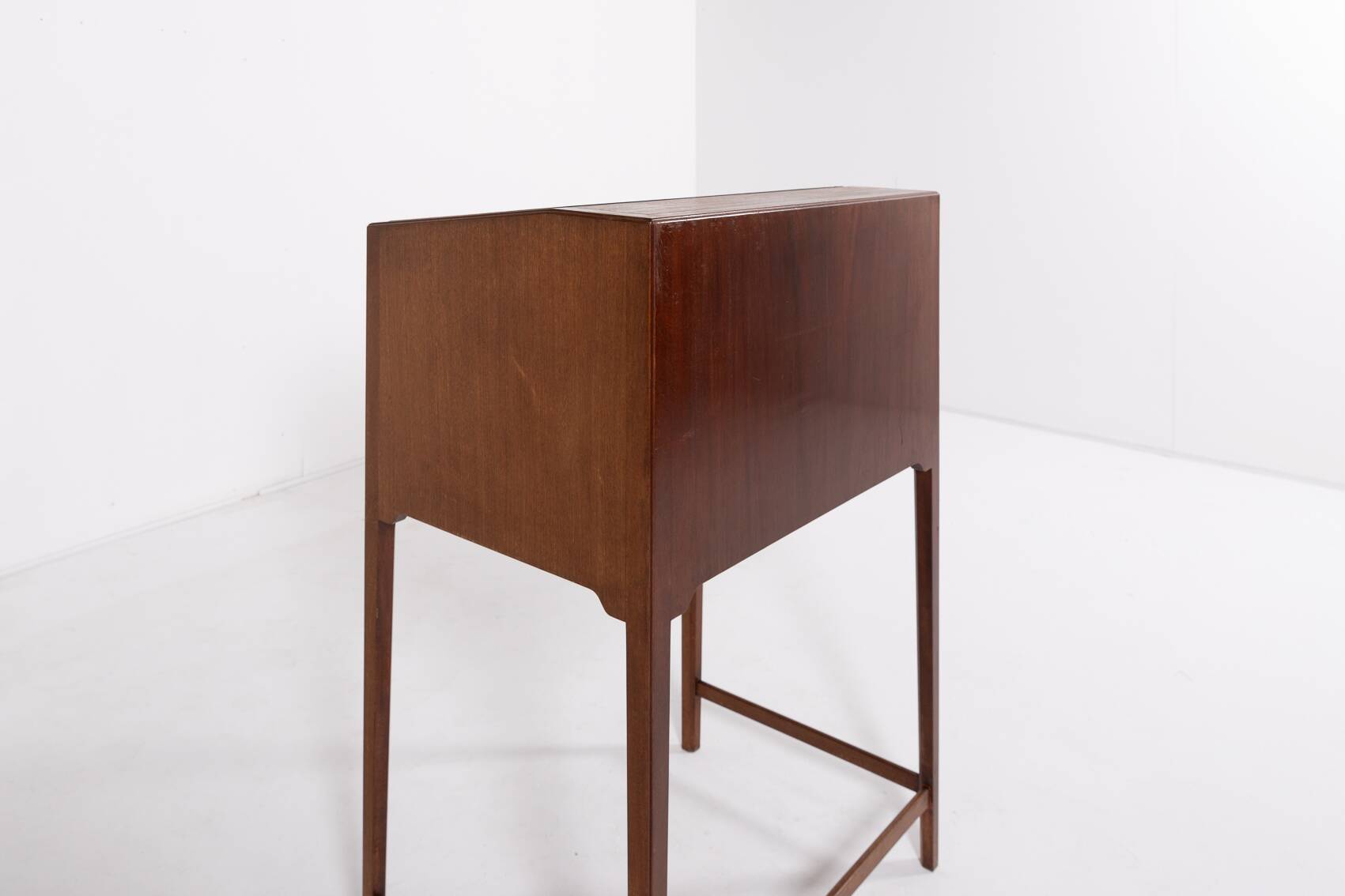 Bureau debout danois moderne du milieu du siècle de Frits Henningsen