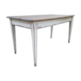 Farm table
