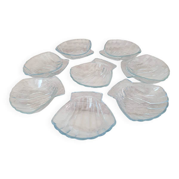 8 petites assiettes de présentation / moules en verre transpar
