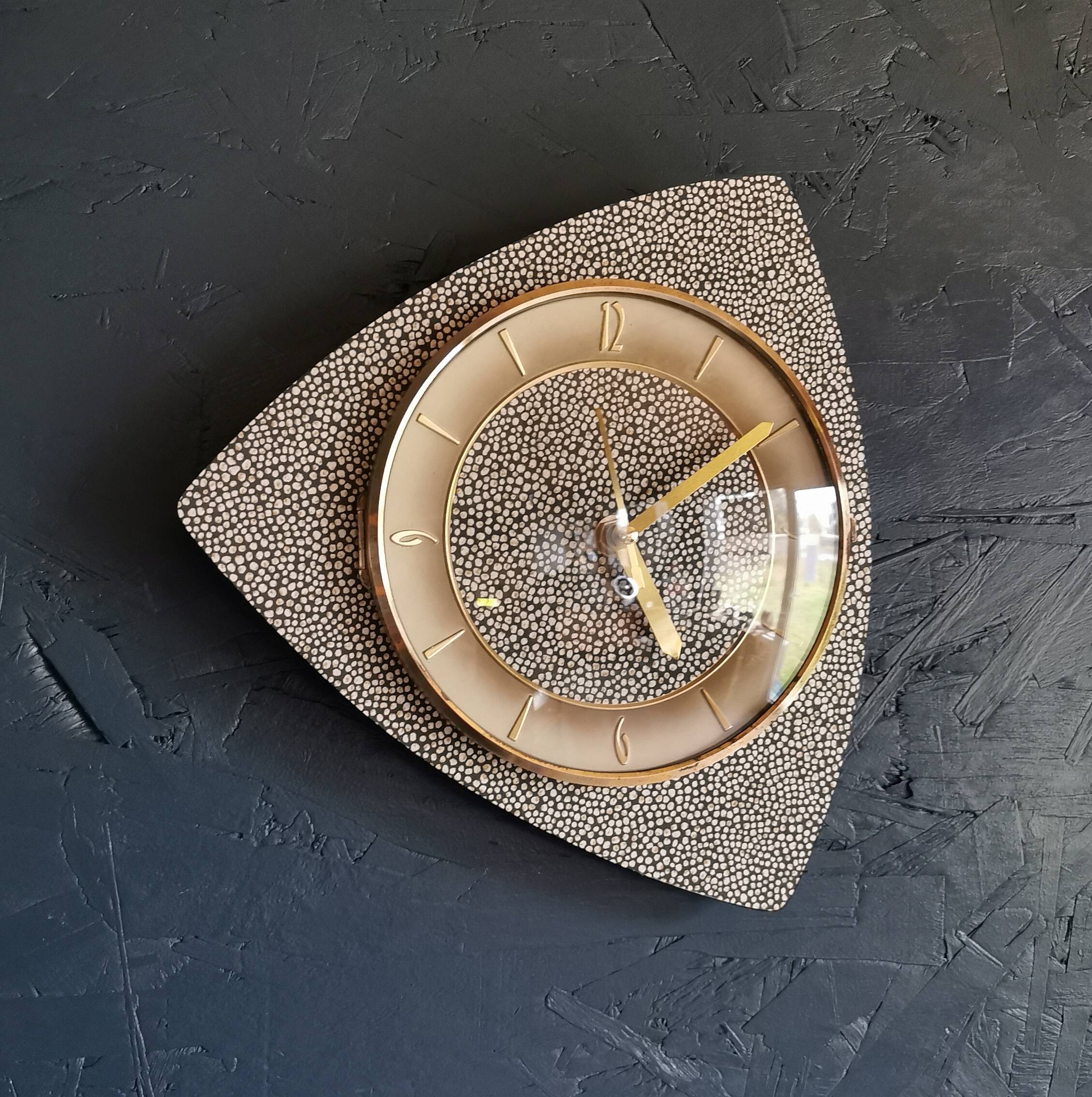 Vintage formica clock silent asymmetrical wall pendulum "Anthracite gold round"