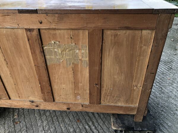 Buffet enfilade Louis Philippe en noyer massif à 3 portes et 1 tirette.