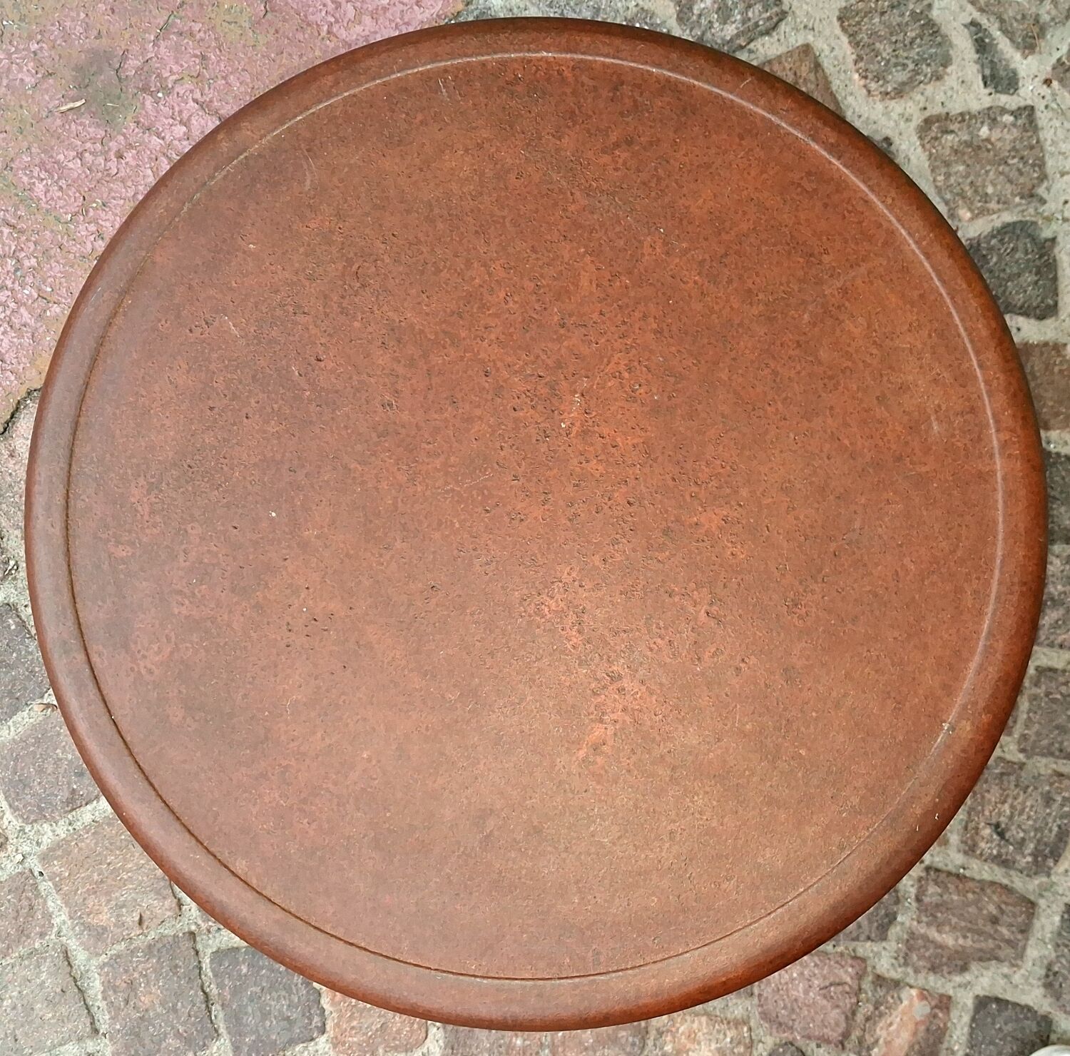 Old bistro guéridon table bar restaurant