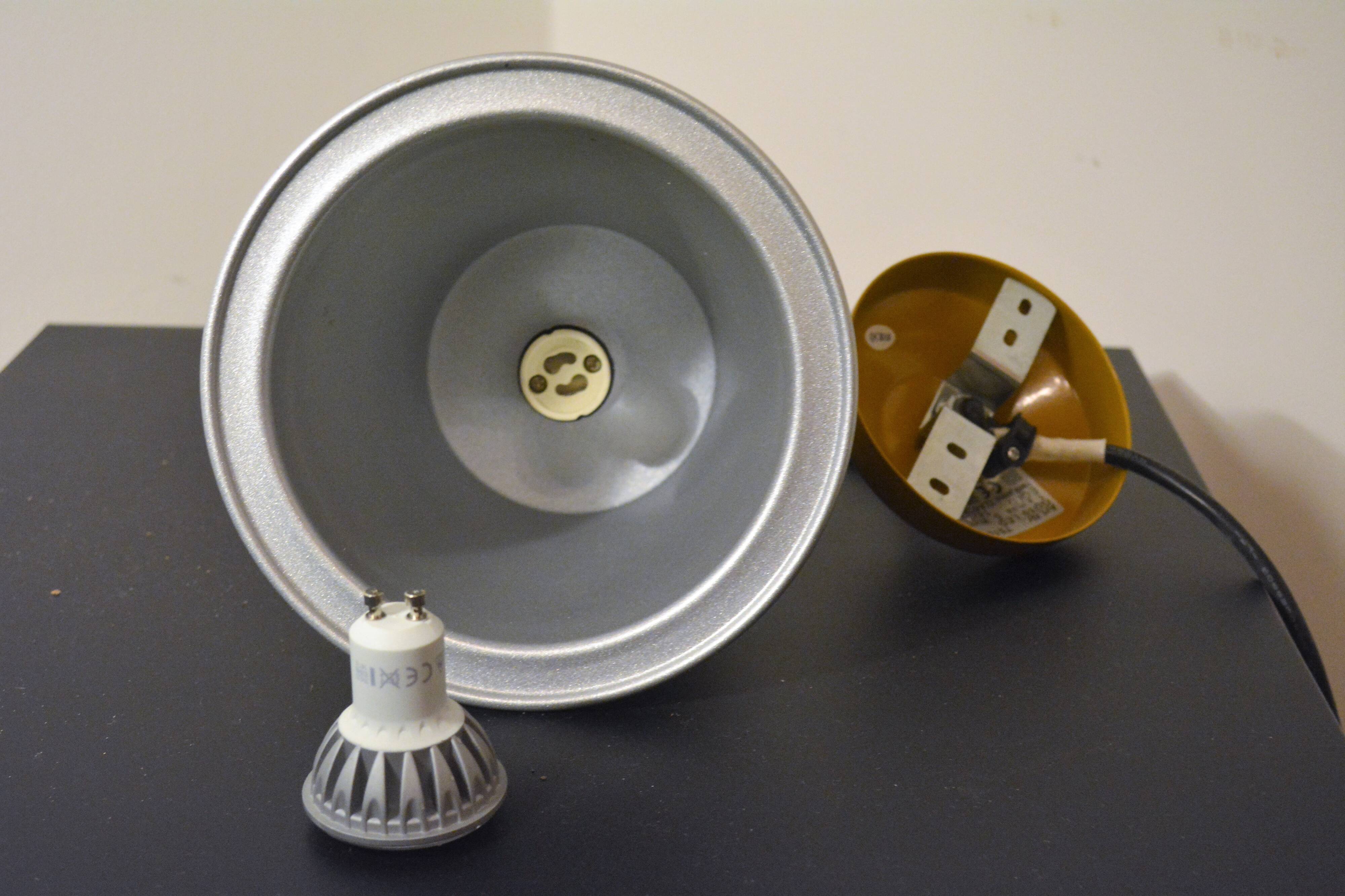 Capsule pendant lamp