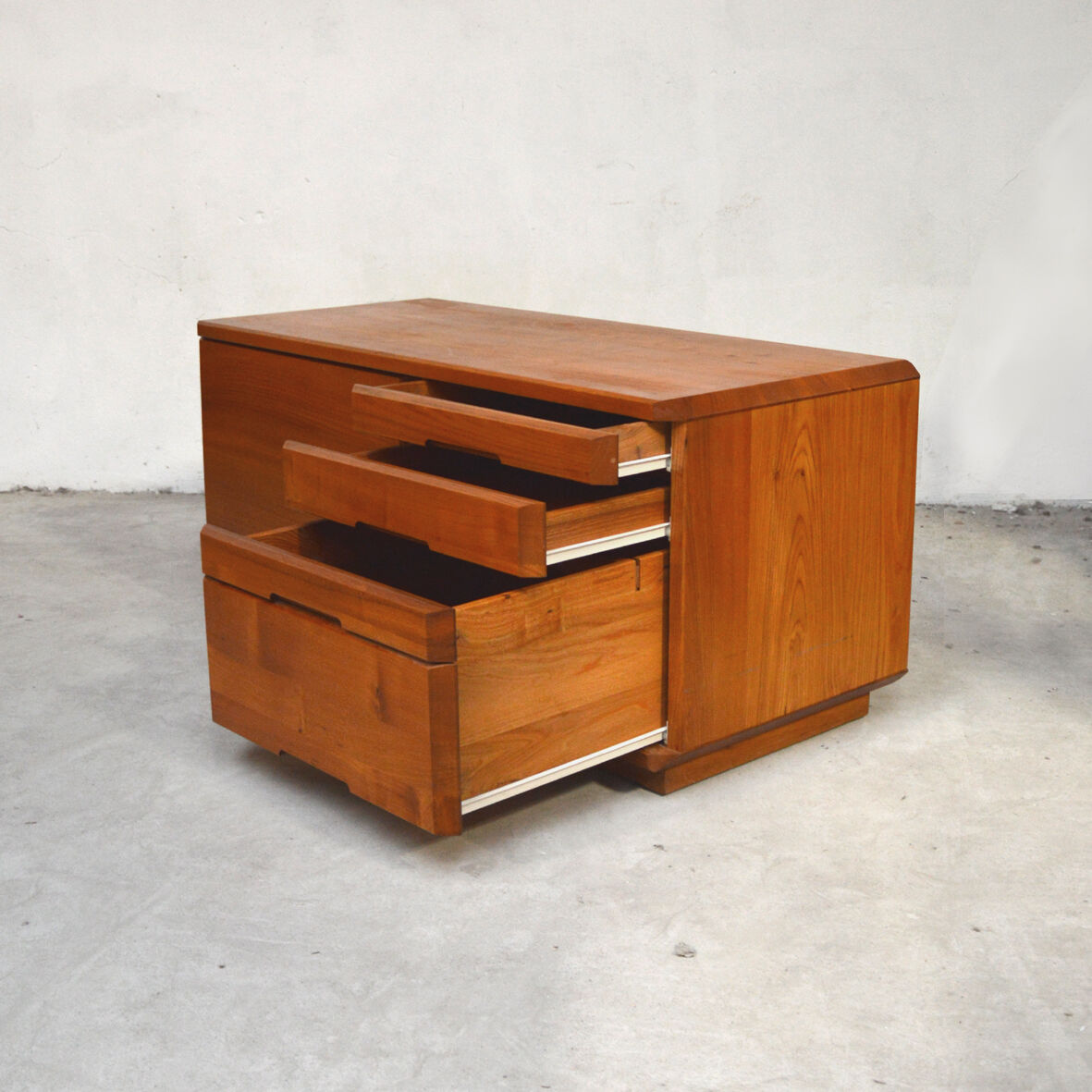 R40 sideboard by Pierre Chapo, 1970