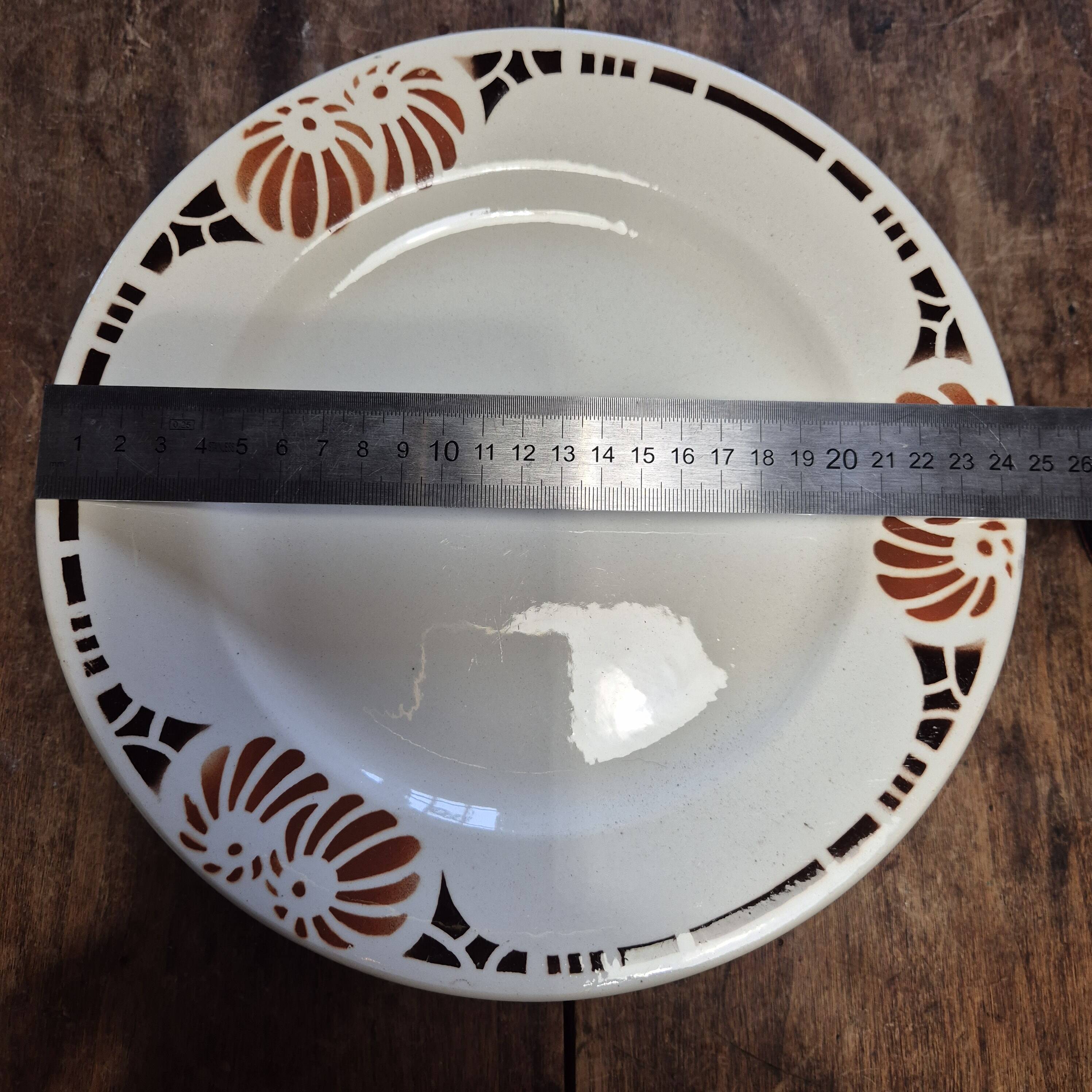 7 new flat plates from the Odette gallery with chocolate patterns.