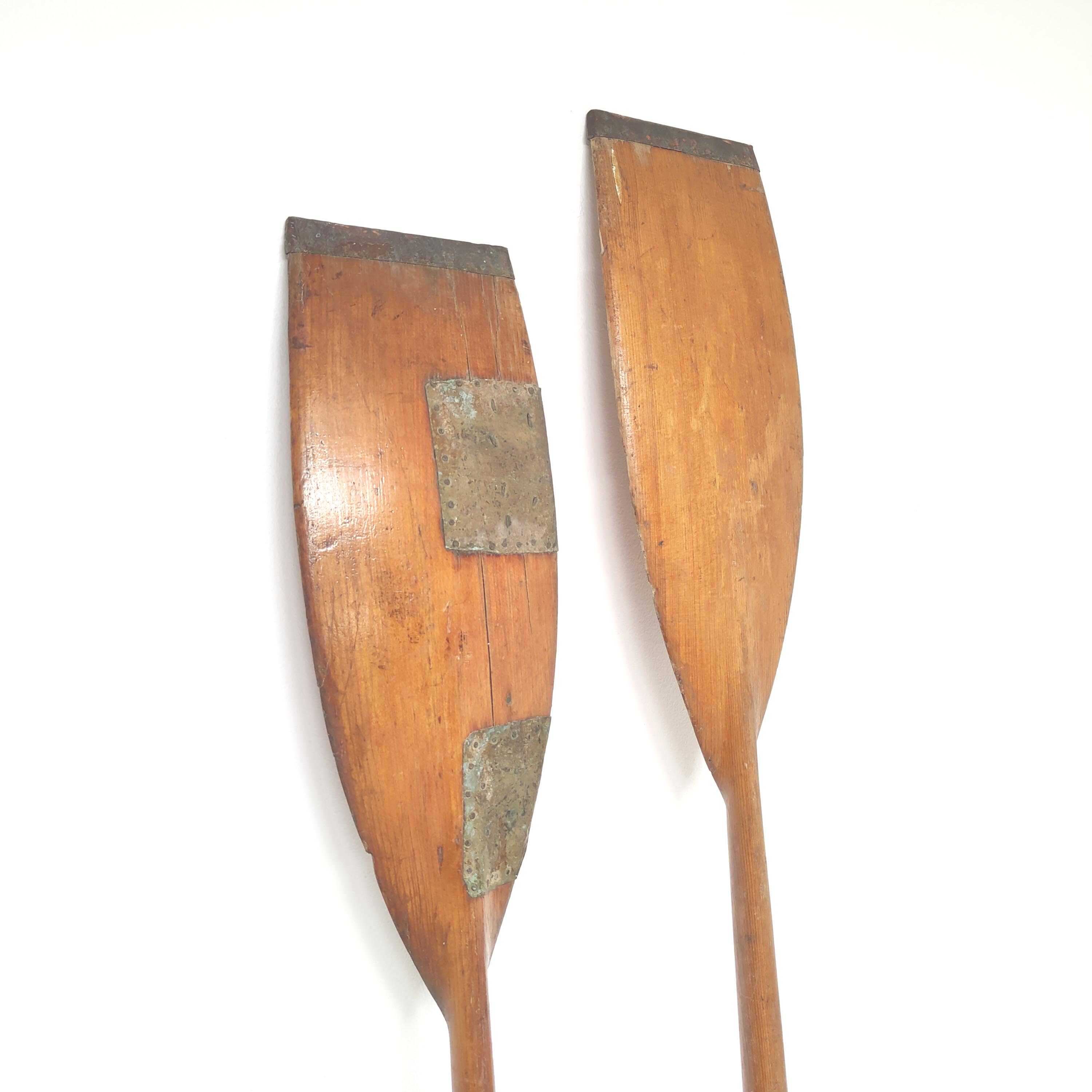 Paddle rowing boat wooden canoe