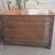 Commode en noyer massif, XVIIIème s.