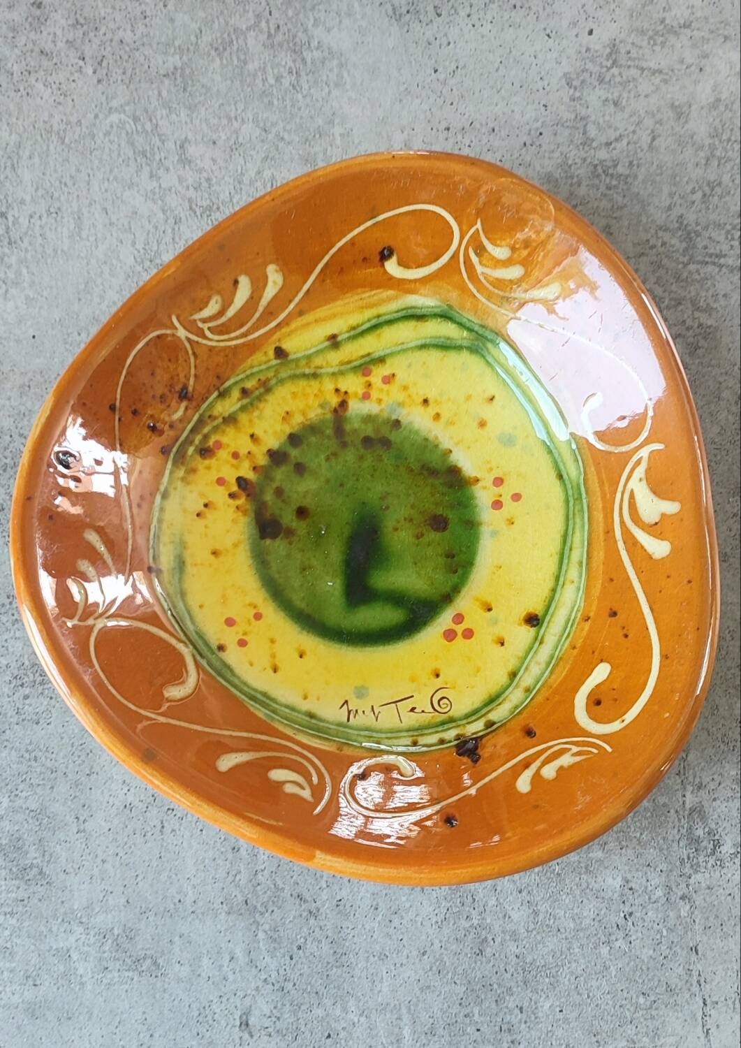 Vintage ceramic pocket emptier signed