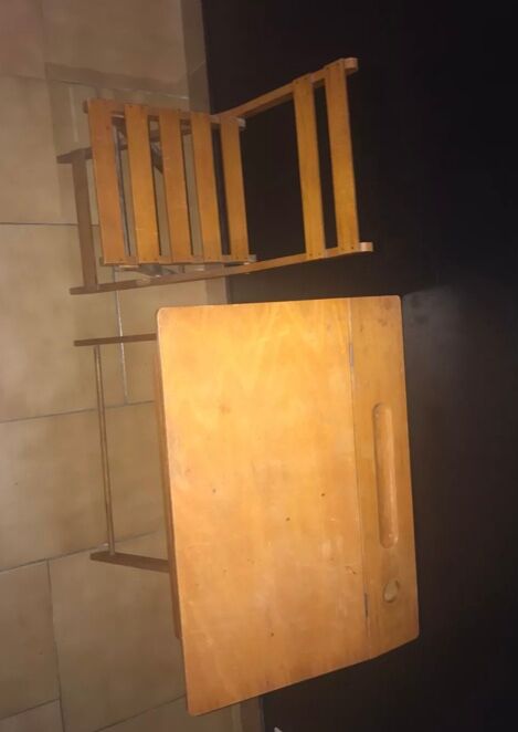 Foldable children's desk