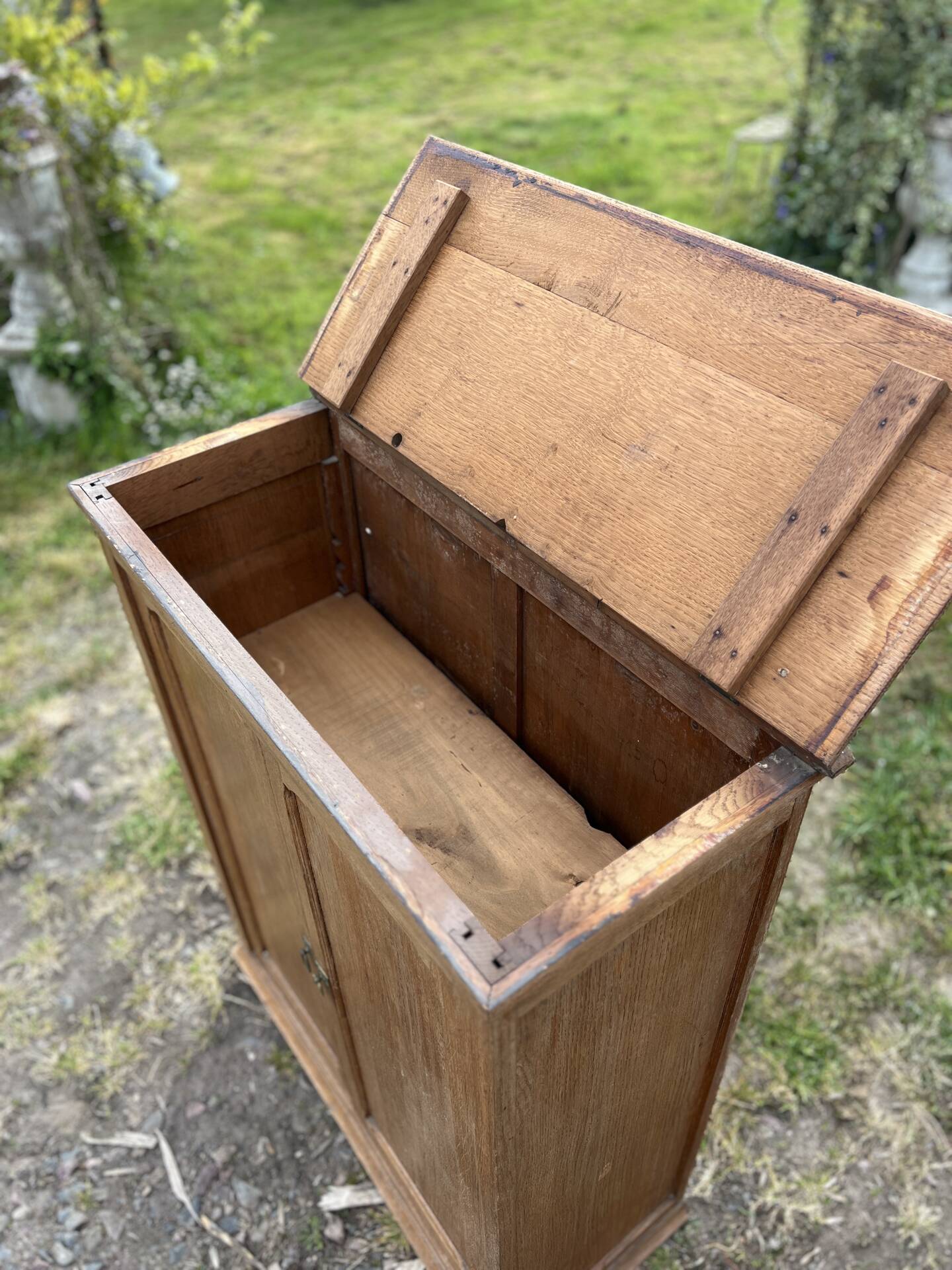 Oak buffet