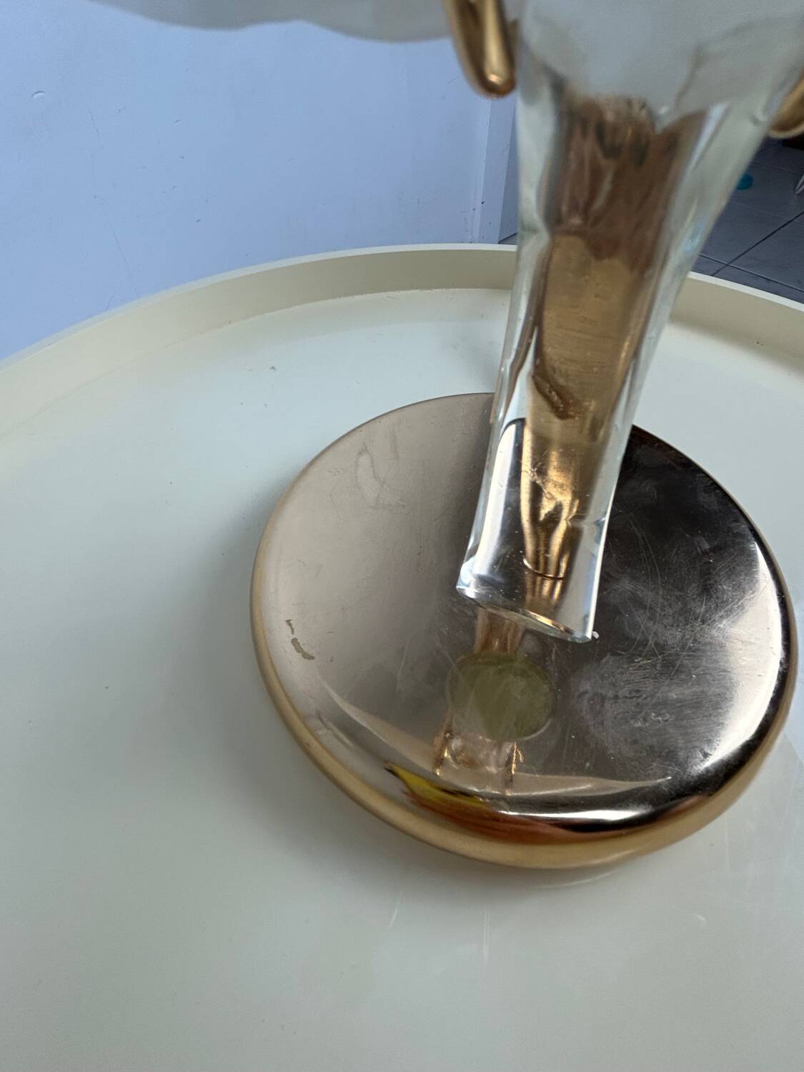 Vintage Hollywood Regency table lamp glass leaf