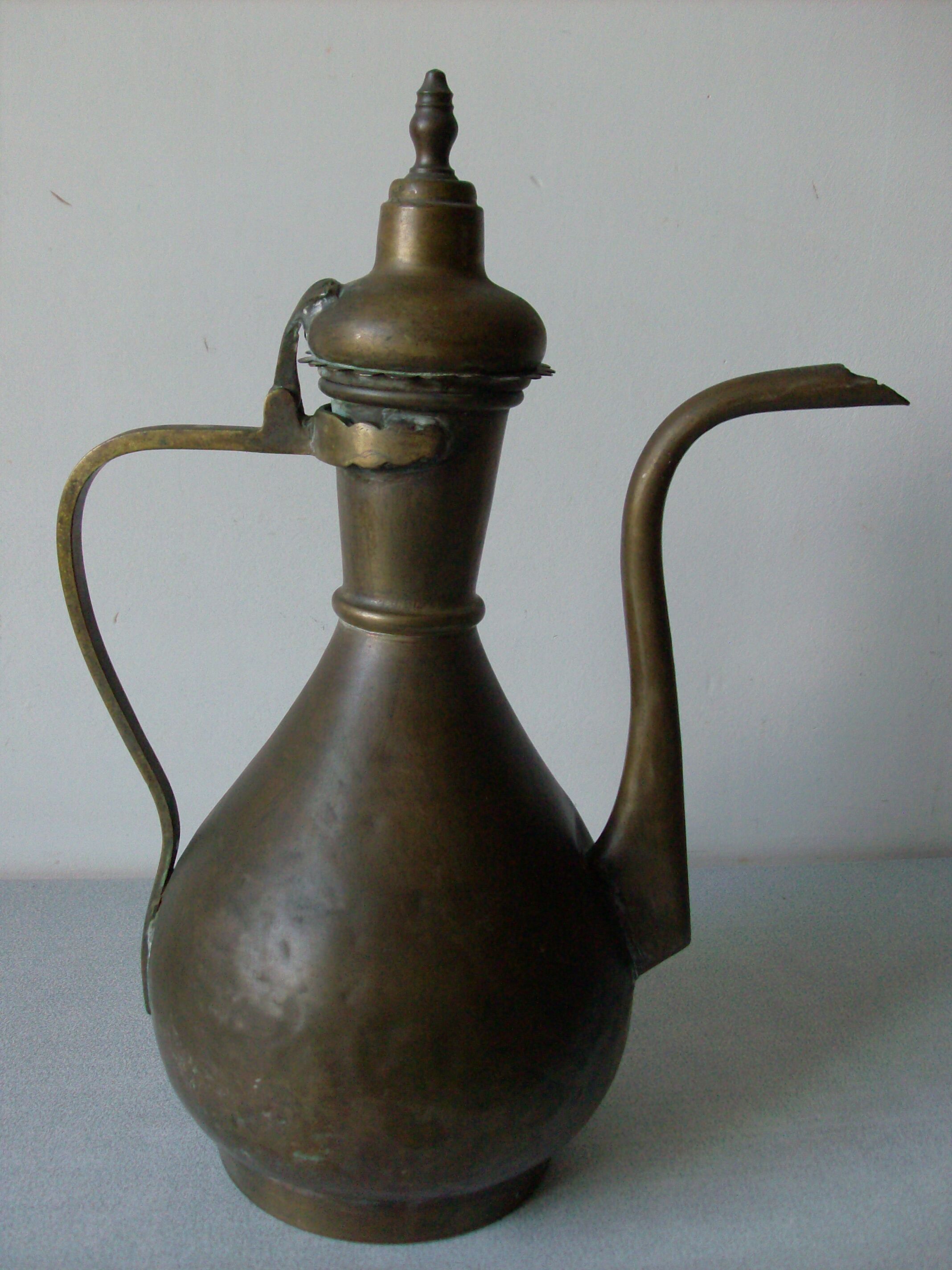 Old oriental pourer Arabic teapot ewer in brass and bronze 34 cm