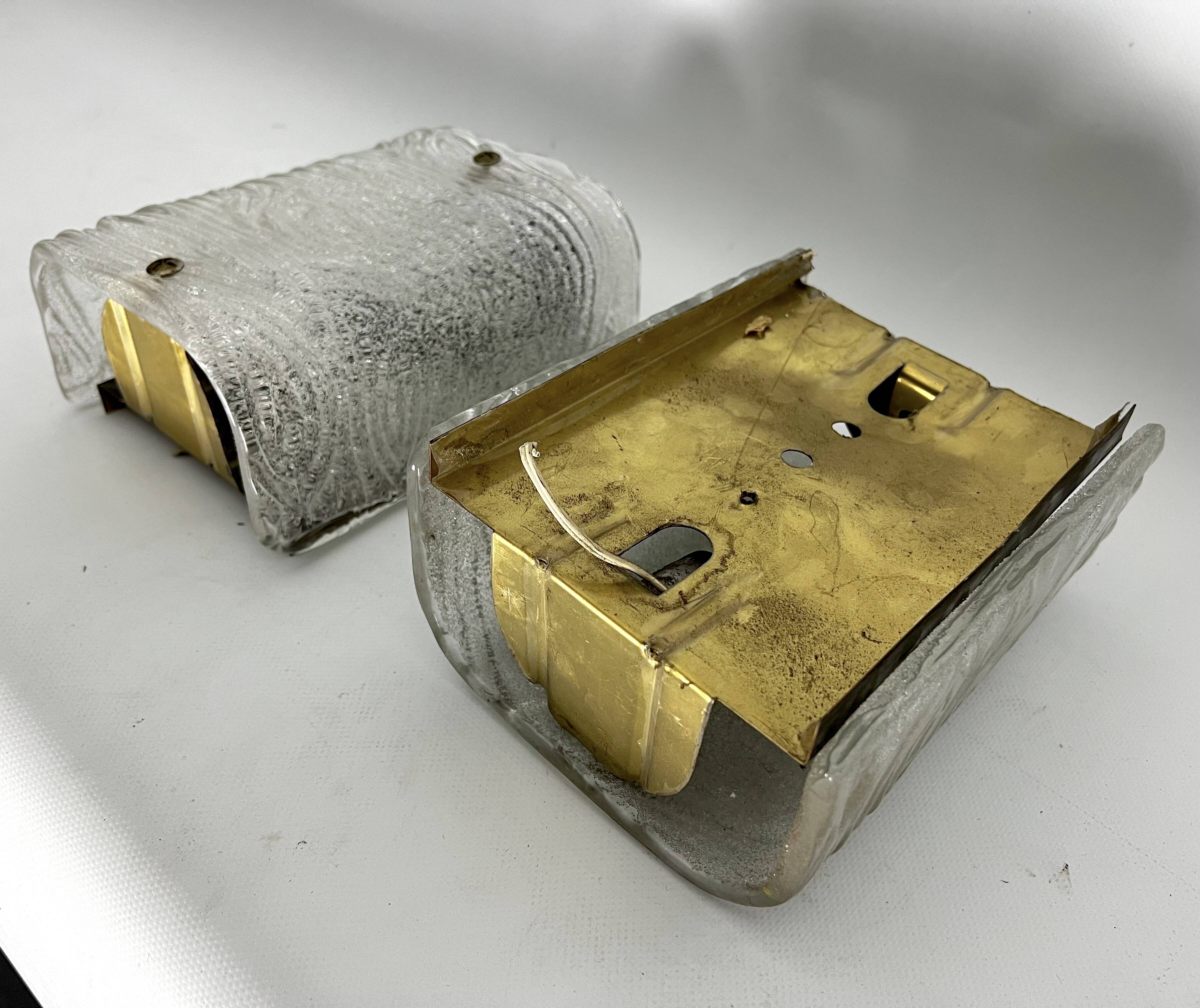 Toni Zuccheri, Mid-Century pair of corteccia Murano glass sconces for Venini. Italy 1960s