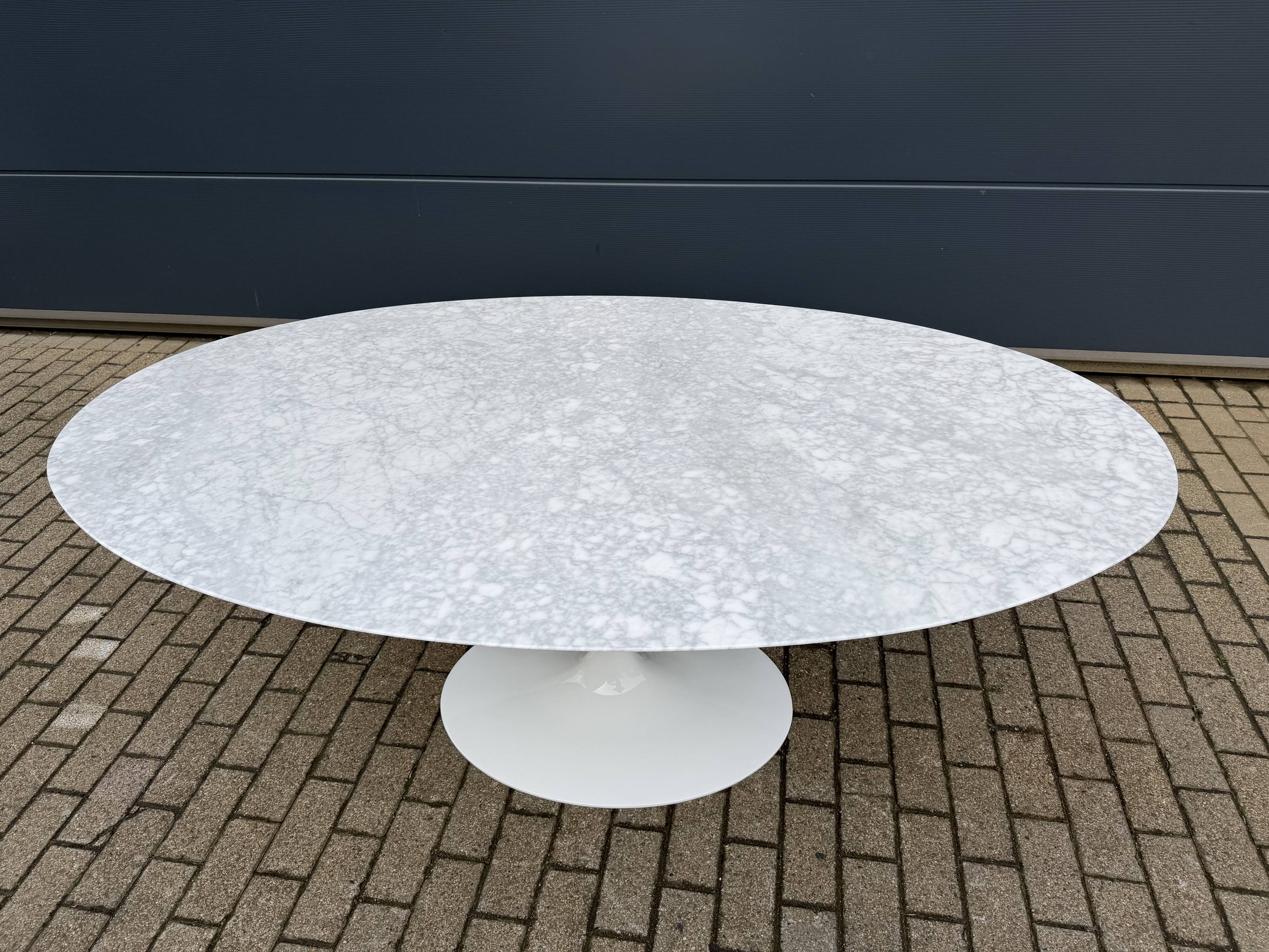 Original Knoll Tulip oval dining table (198cm) Carrara marble