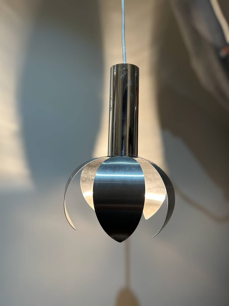 suspension chrome et acier brossé