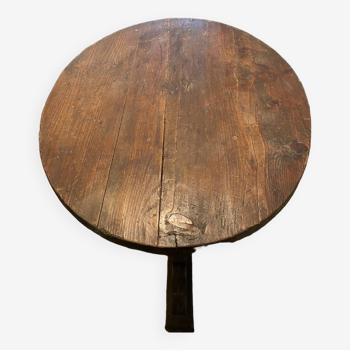 Oval table
