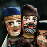 Castelet théâtre de guignol fin 19ème avec 5 marionnettes d'époque + copie d'un livret