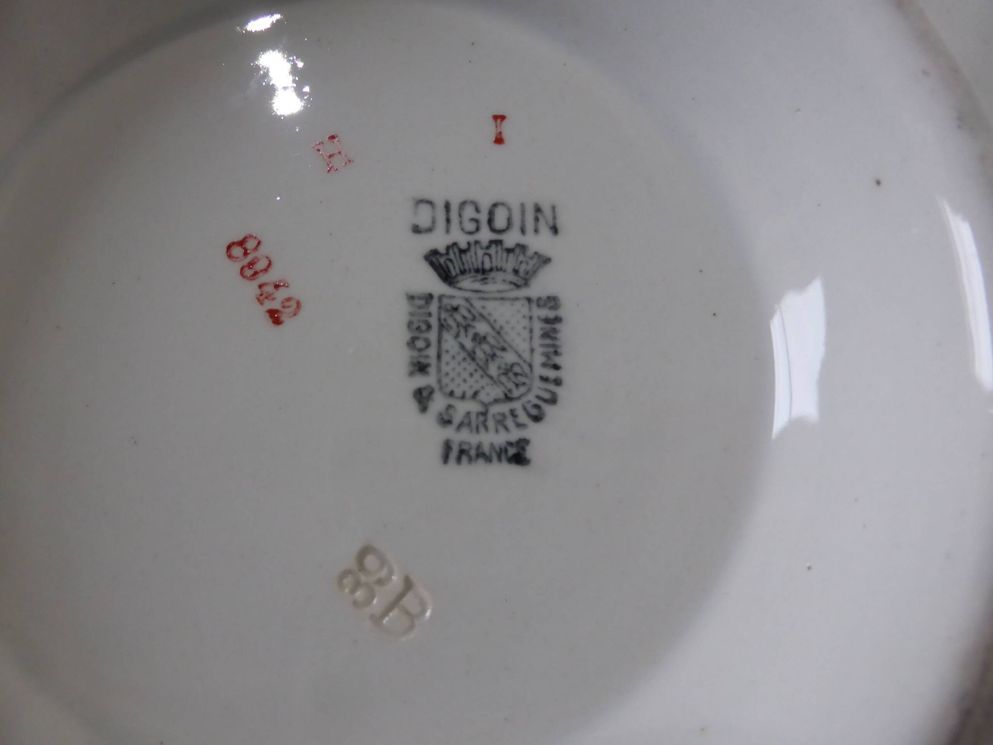 Dish servant on pedestal Digoin Sarreguemines 200320