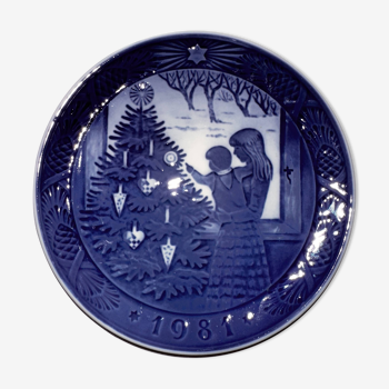 Royal Copenhagen porcelain Christmas plate 1981