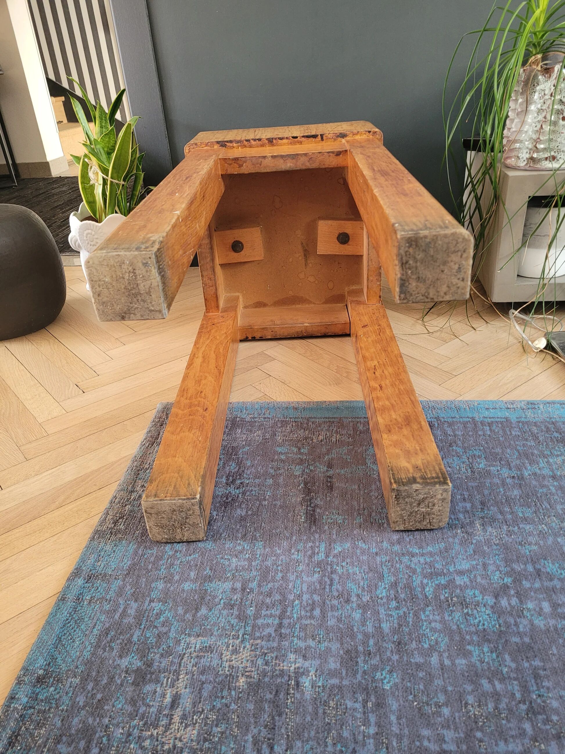 Authentic butcher's block on legs - End grain wood