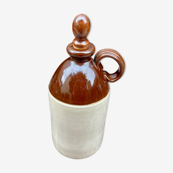 Stoneware bottle with its cap