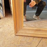 Miroir en chêne clair mouluré de style Louis-Philippe