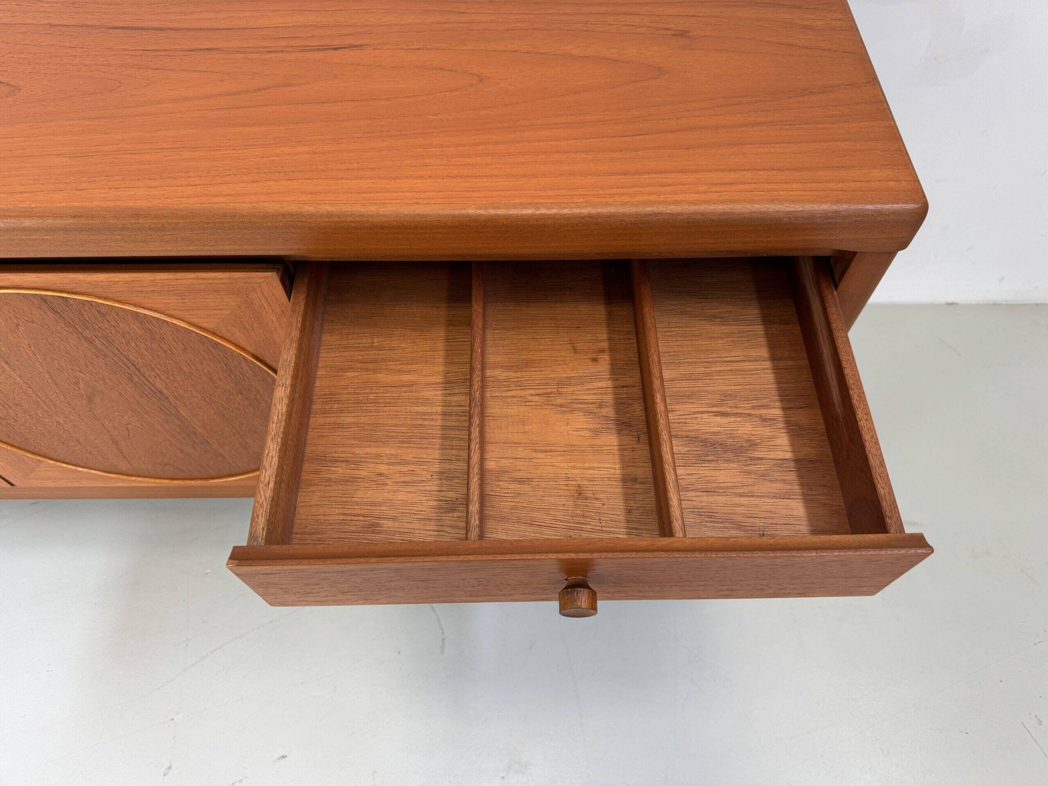 Buffet vintage Nathan Circle.
