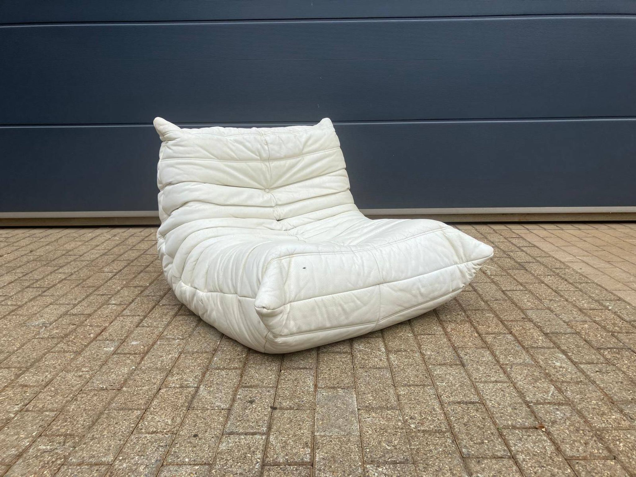 100% authentic Ligne Roset Togo 1-seater light beige leather '87