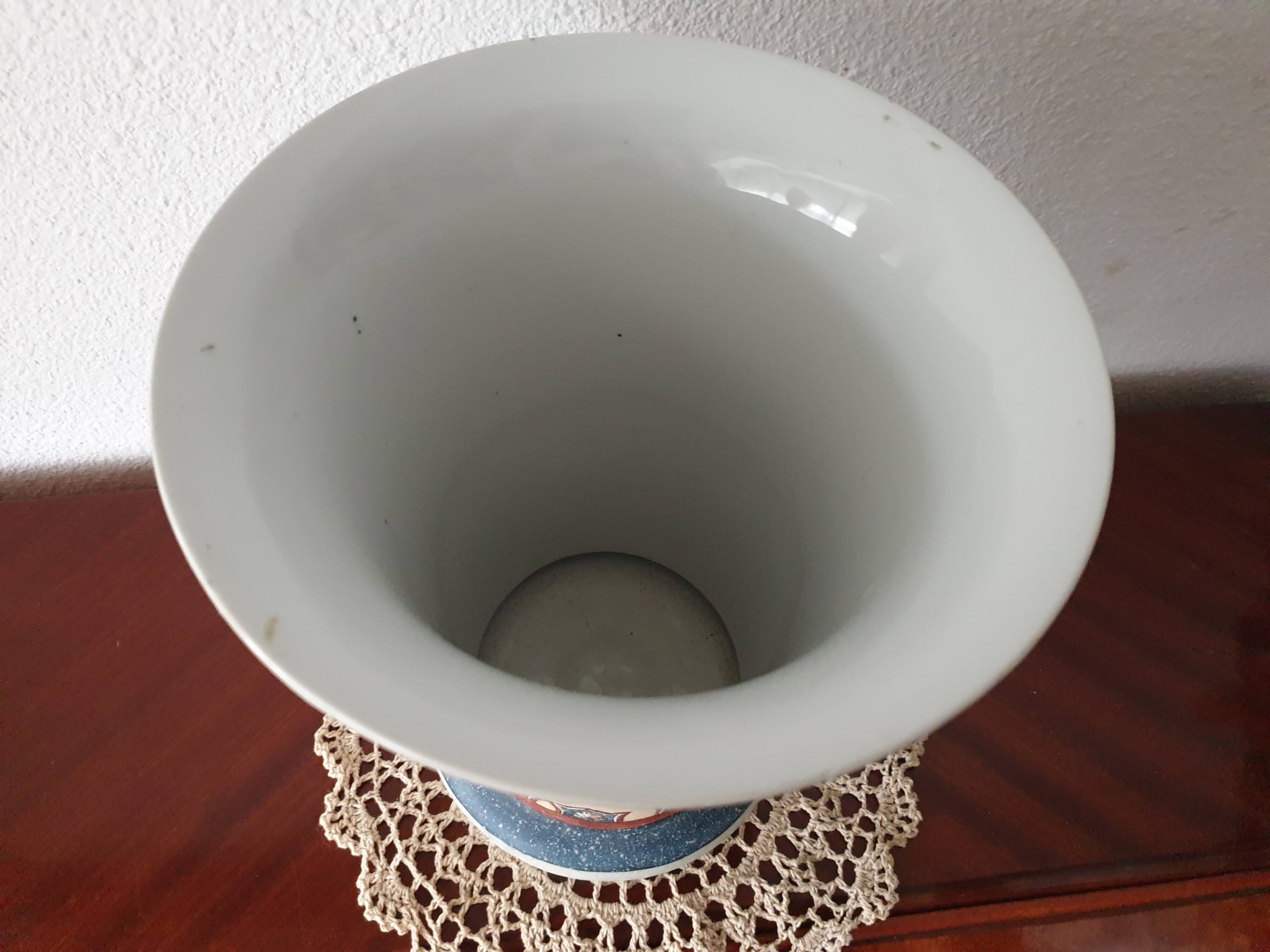 Vase flower pattern sandblasted paint