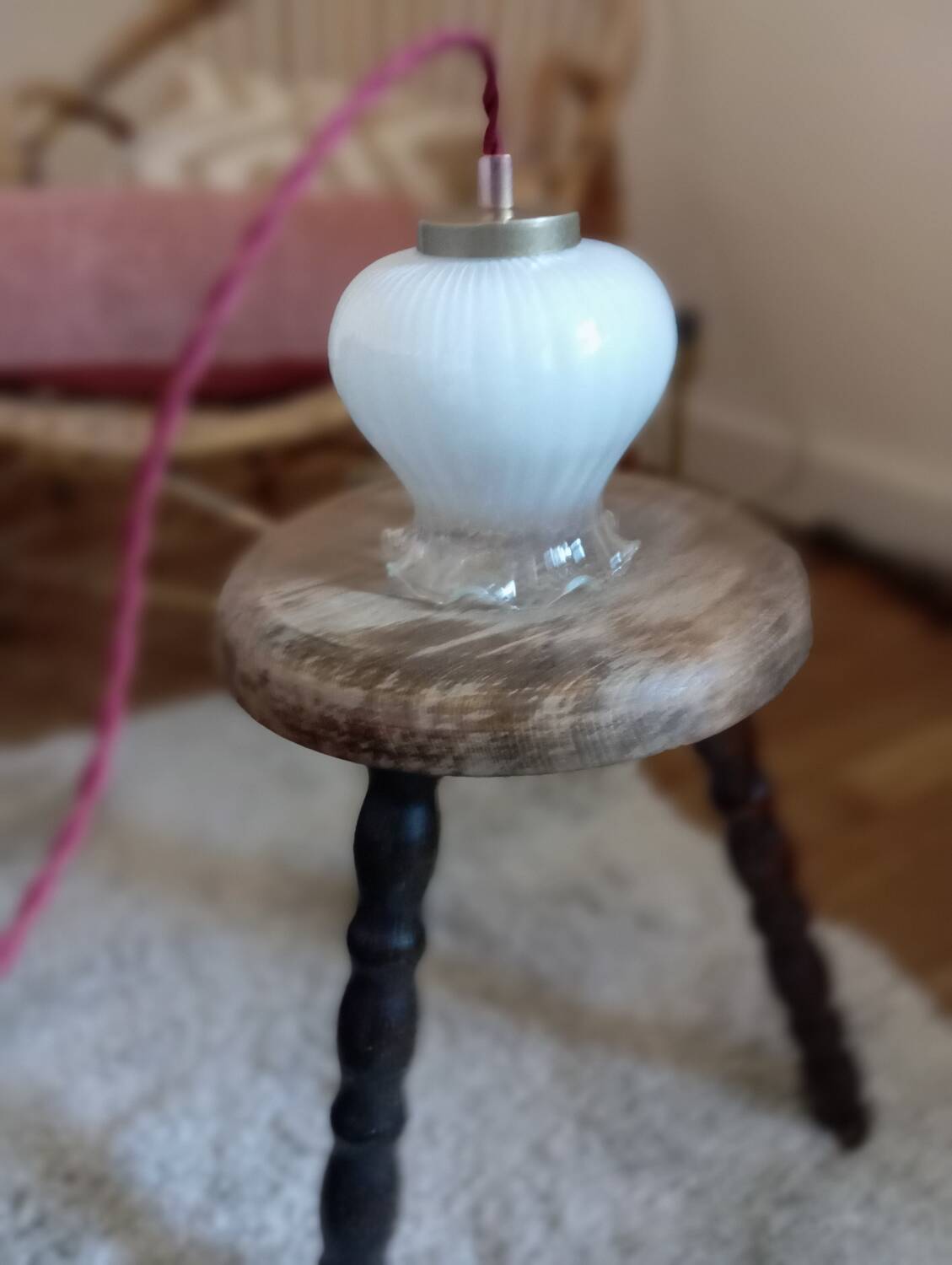 Opaline tulip mood lamp with white ruffles