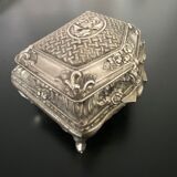 1 silver metal jewelry box