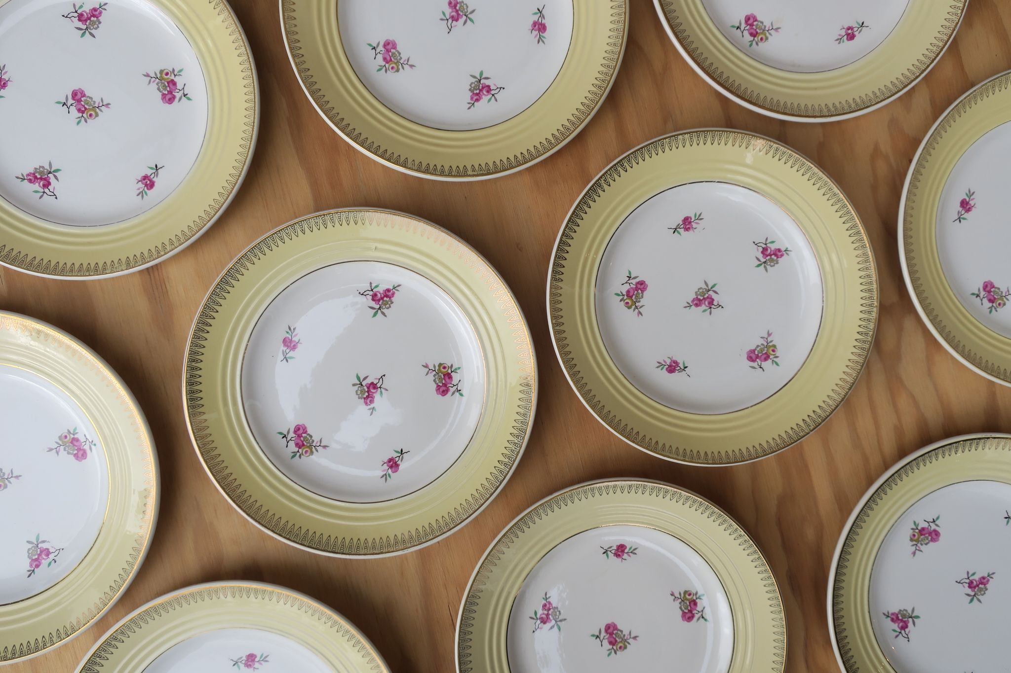 4 dessert plates vintage light yellow rim CERANORD ST AMAND