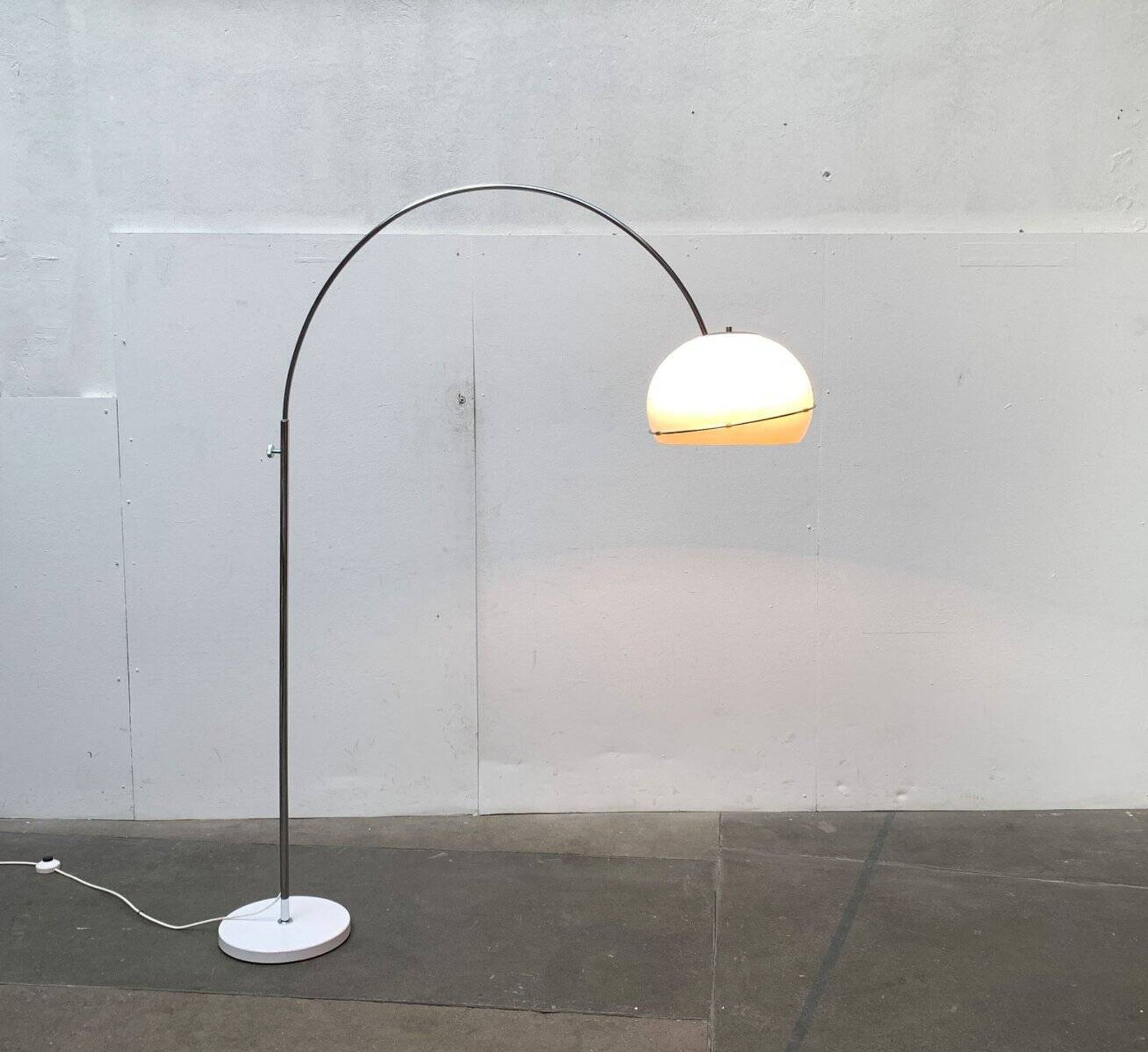 Lampadaire Arc Âge Spatial du Milieu du Siècle de Gepo, années 1960