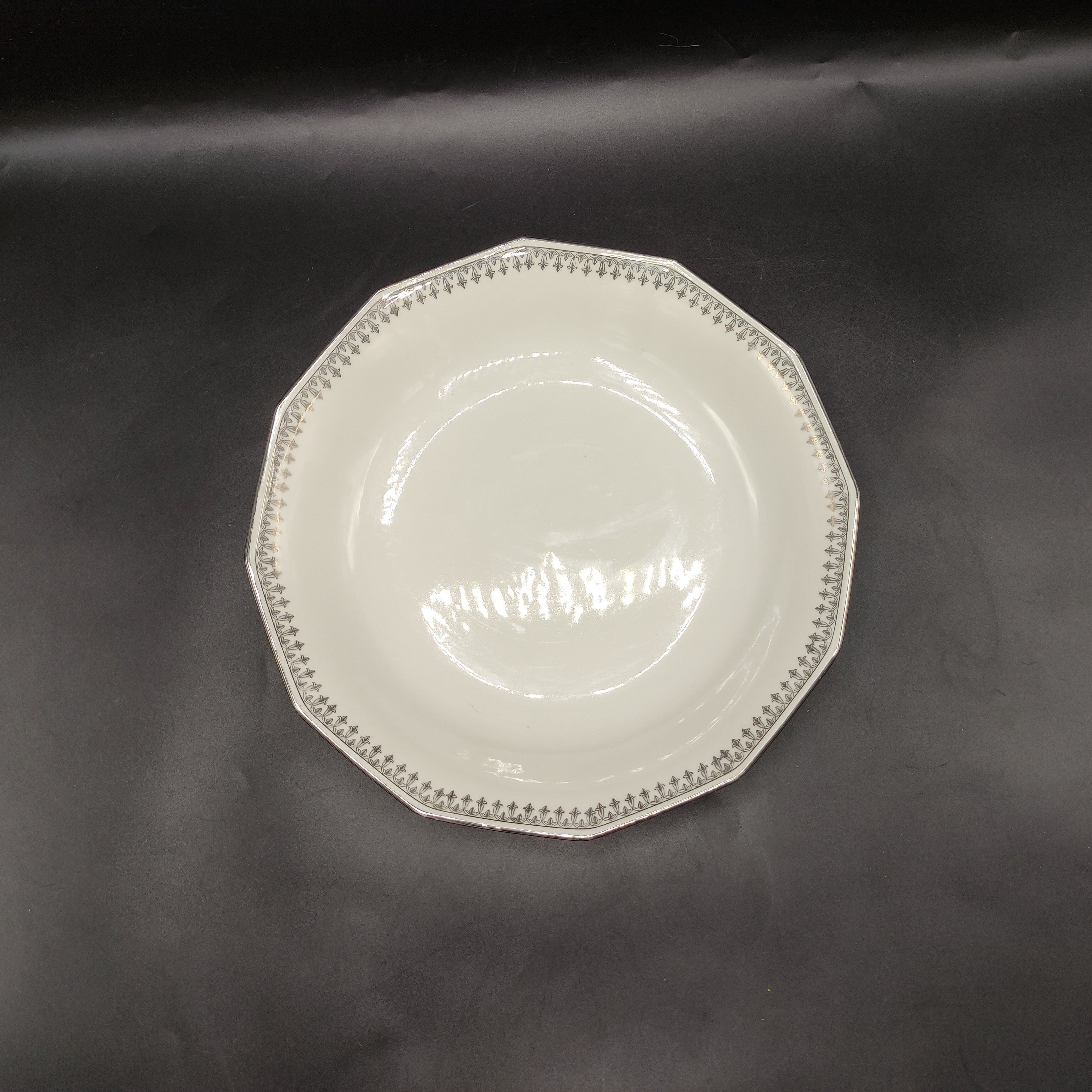 Hollow dish in Limoges porcelain - White and Silver